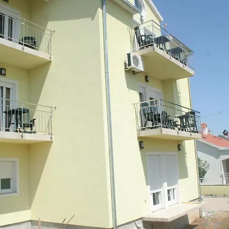 4210b * Vodice