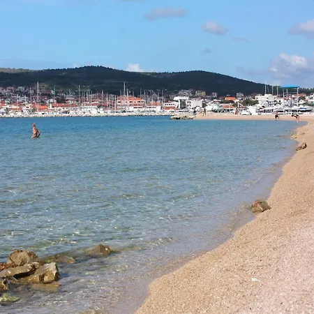4210b * Vodice
